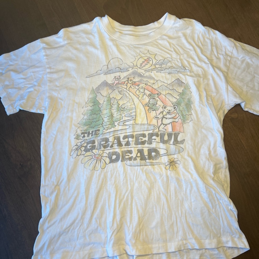 American Eagle Outfitters Graphic Tee in Cream and Multicolor